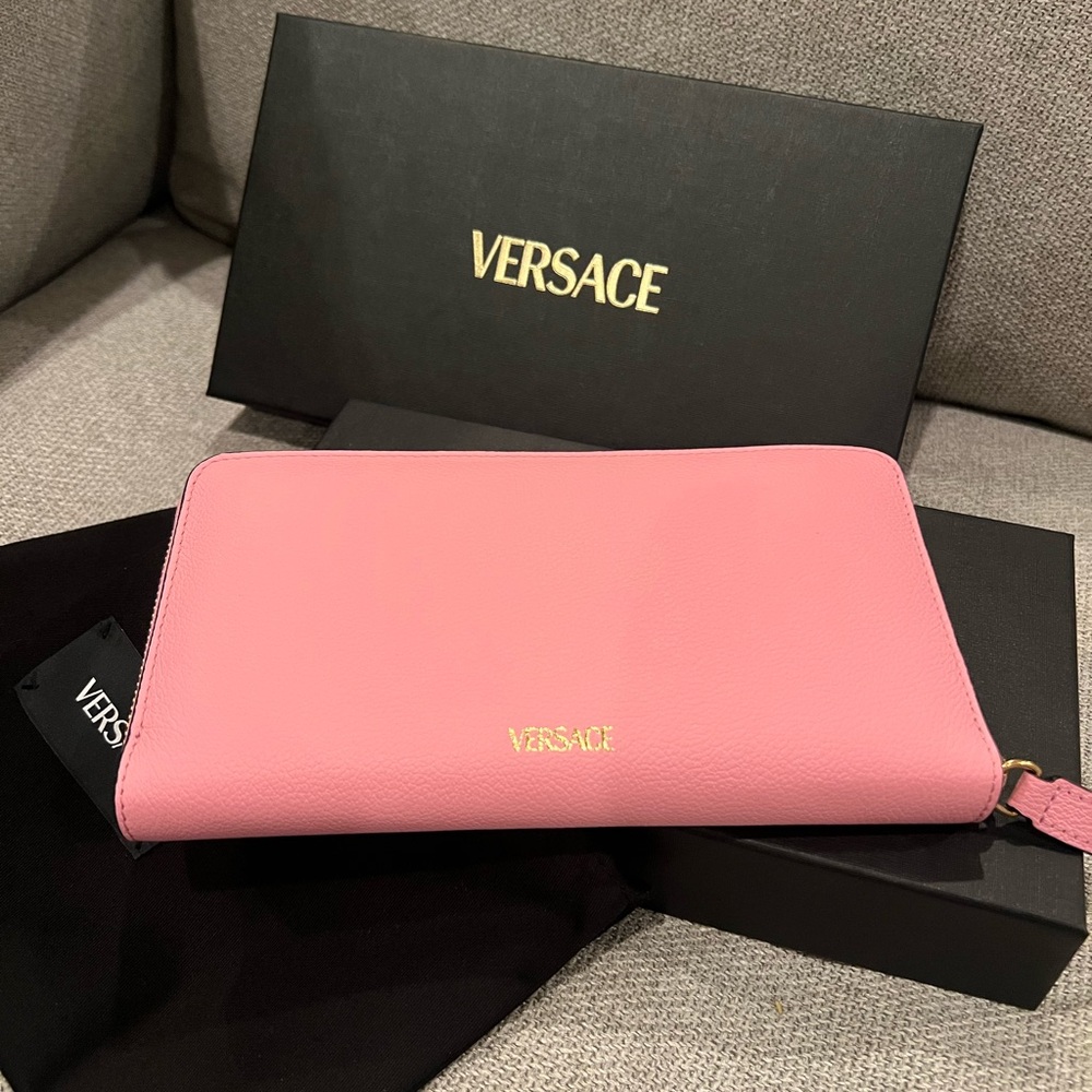 New Versace Medusa Long Pink Zip-Around Wallet - Picture 15 of 15